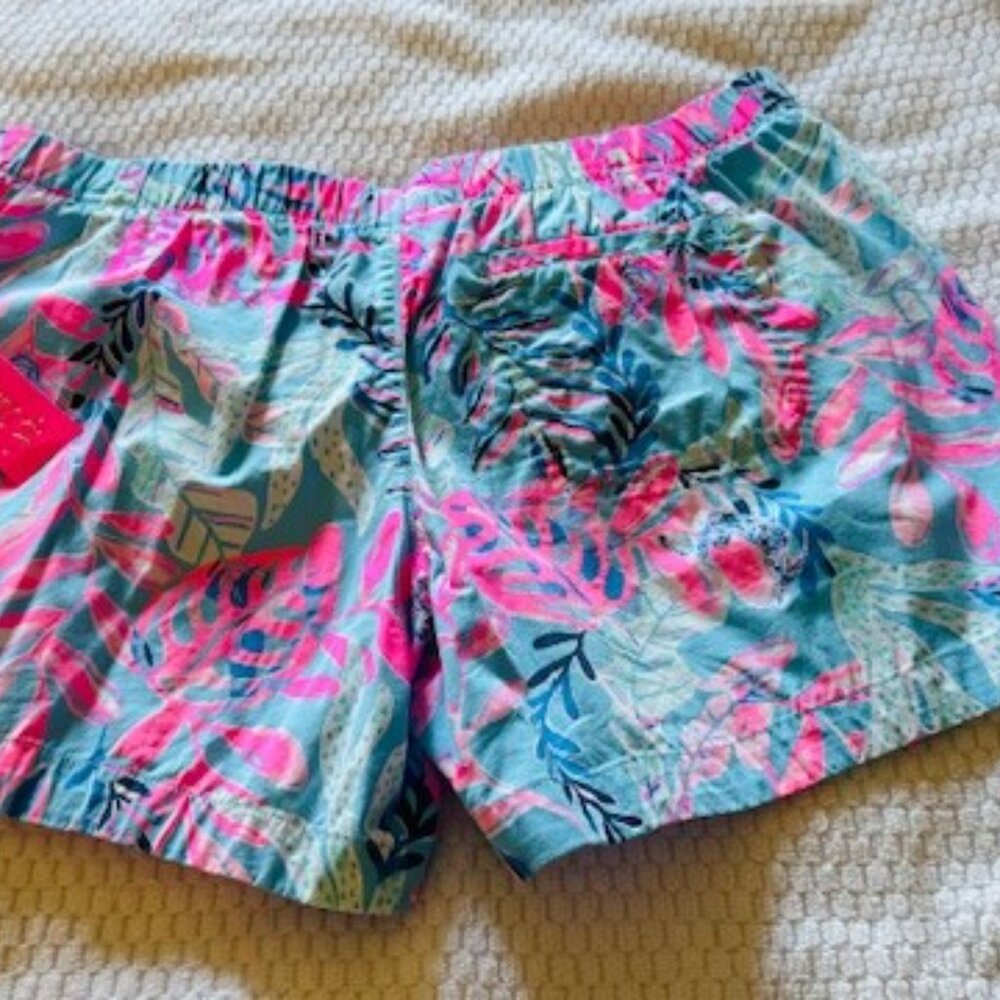 NWT Lilly Pulitzer Sunrise Bay Ocean View Shorts M You've Been Spotted Porto Blu - Picture 3 of 8